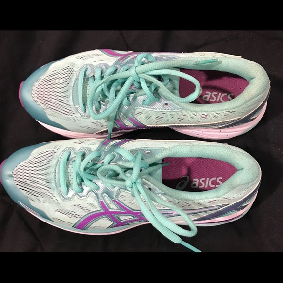 ASICS - Picture 2 of 6
